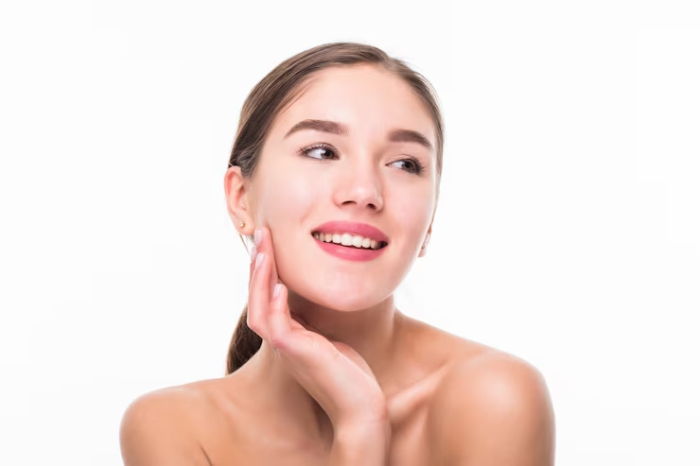Cằm tiêm filler cứng hay mềm? Có giống như cằm thật không?