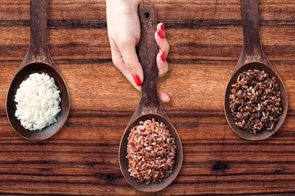 Bật mí 8 cách giảm cân sau sinh bằng gạo lứt giúp mang lại vóc dáng thon gọn