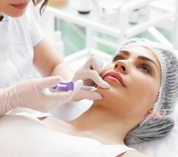 Phẫu thuật chỉnh hình cằm bằng tiêm chất làm đầy