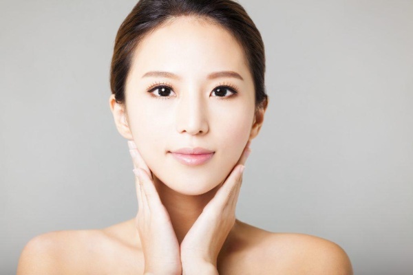Tuyệt chiêu lấy lại gương mặt thon gọn sau sinh an toàn