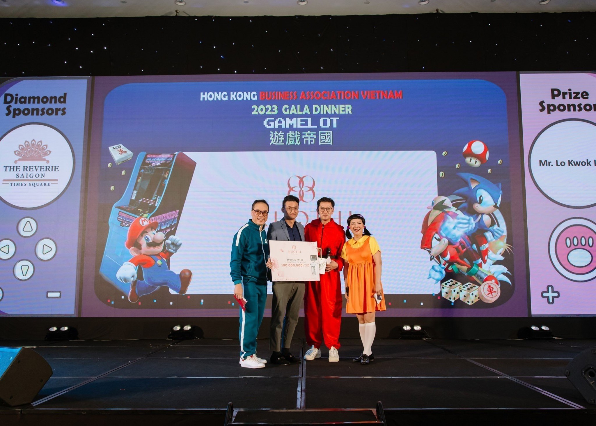 Khơ Thị hân hạnh là nhà tài trợ KIM CƯƠNG trong gala “GAMELOT” do Hongkong Business Association Vietnam tổ chức