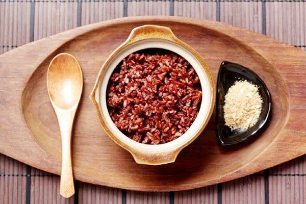 Gạo lứt chứa nhiều dưỡng chất nhưng ít năng lượng hơn gạo tẻ thông thường