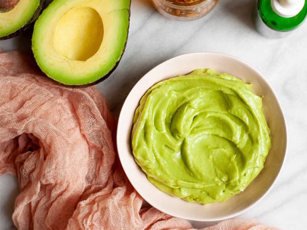 Bơ giàu hàm lượng vitamin cao có tác dụng nuôi dưỡng và hồi phục da