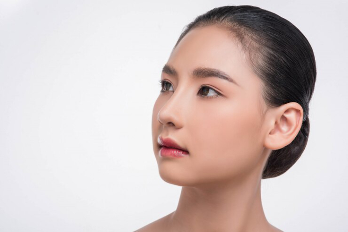 Chăm sóc sau khi tiêm filler để vết thương hậu phẫu mau lành hơn.