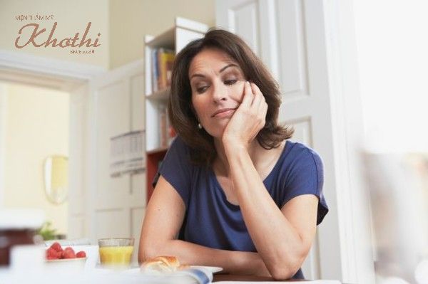 Chăm sóc da nhiều bước, ăn uống kiêng khem khiến nhiều chị em mệt mỏi