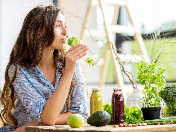 Lợi ích thật sự từ việc uống detox là gì