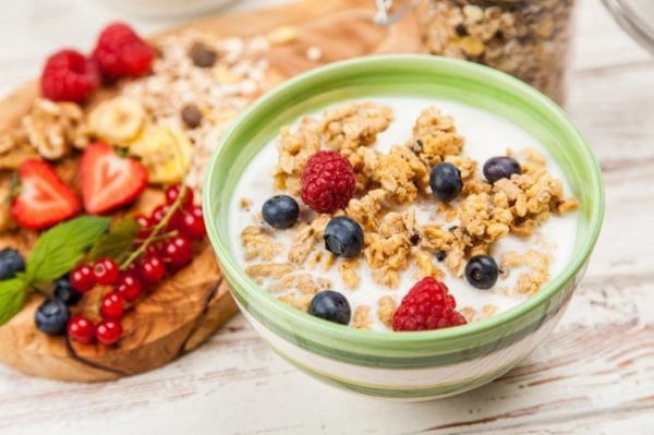 Kết hợp ngũ cốc và trái cây cho bữa sáng