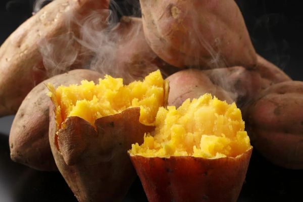 Khoai lang nướng mật giúp kiểm soát lượng calo tránh bị tăng cân