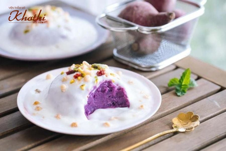 Khoai lang tím nghiền kết hợp sữa chua.
