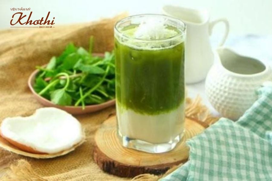 Sinh tố rau má đậu xanh có tác dụng như làm mát gan, giải nhiệt và hỗ trợ giảm cân.