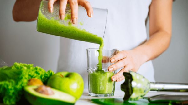 Lựa chọn nguyên liệu đầu vào chất lượng là nguyên tắc quan trọng khi giảm cân bằng sinh tố
