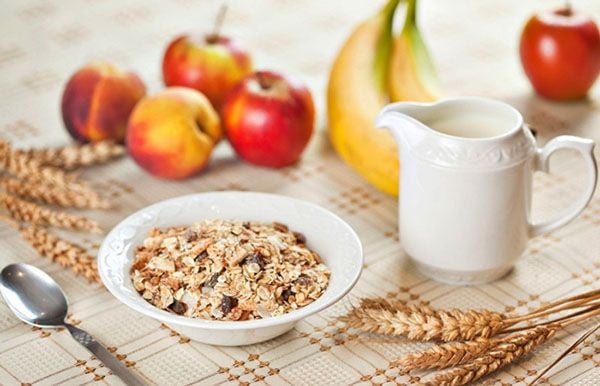 Ăn yến mạch và sữa tươi không đường vào mỗi sáng mang lại hiệu quả giảm cân bất ngờ