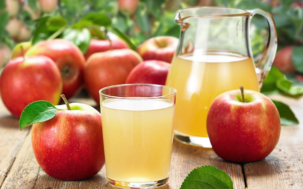 Nước ép táo vừa giúp thanh nhiệt cơ thể vừa hỗ trợ giảm cân
