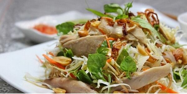 Giảm cân dễ dàng với salad ức gà