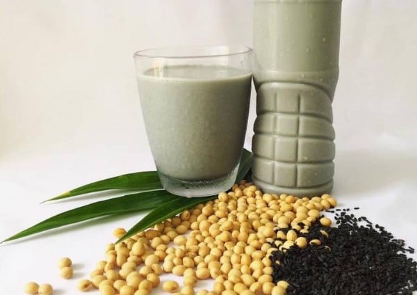 Sữa đậu nành mè đen lá dứa rất tốt cho quá trình giảm cân