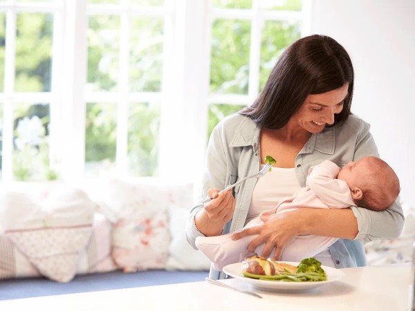 Chú ý cắt giảm lượng calo khi đang giảm cân cho con bú