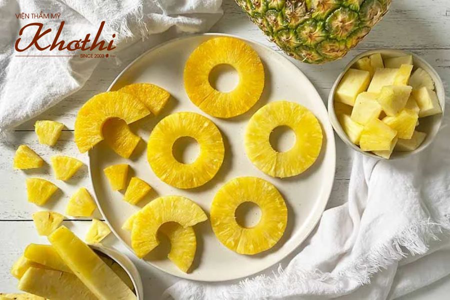 Đốt cháy mỡ thừa với công thức detox dứa và gừng