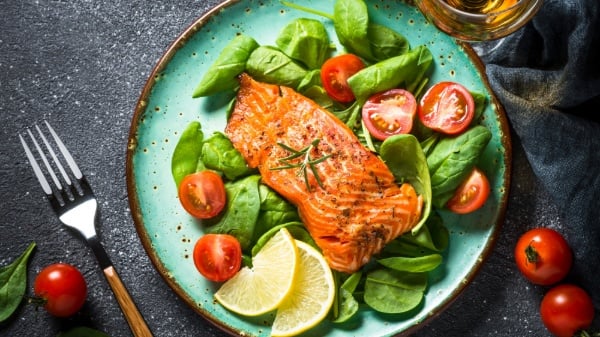 Cá hồi cung cấp chất béo và protein lành mạnh