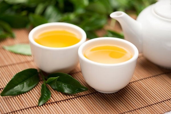 Không nên uống nước trà vì gây ảnh hưởng đến quá trình chuyển hóa thức ăn