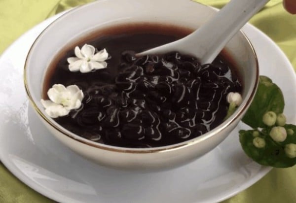 Chè đậu đen giảm cân và thanh nhiệt cơ thể cho mẹ sau sinh