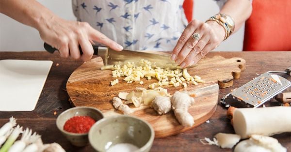 Các món ăn từ gừng hỗ trợ giảm cân nhanh chóng sau sinh