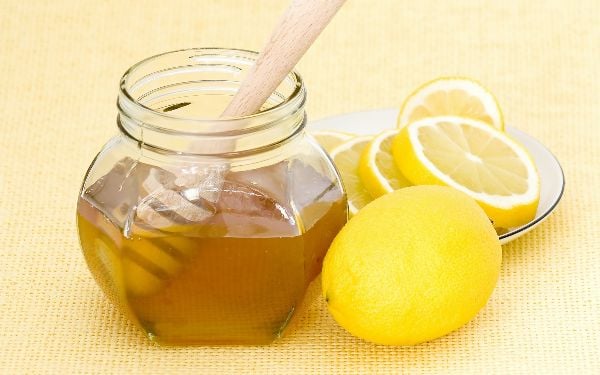 giảm cân mật ong và chanh Chanh kết hợp mật ong giúp giảm cân sau sinh hiệu quả và an toàn cho mẹ