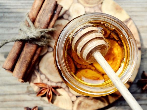 giảm cân mật ong và quế Thành phần dinh dưỡng của quế và mật ong giúp đánh bay mỡ hiệu quả cho phụ nữ sau sinh