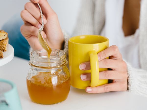 nên uống mật ong vào buổi sáng Giảm cân sau sinh bằng mật ong hiệu quả thì uống vào buổi sáng mới dậy