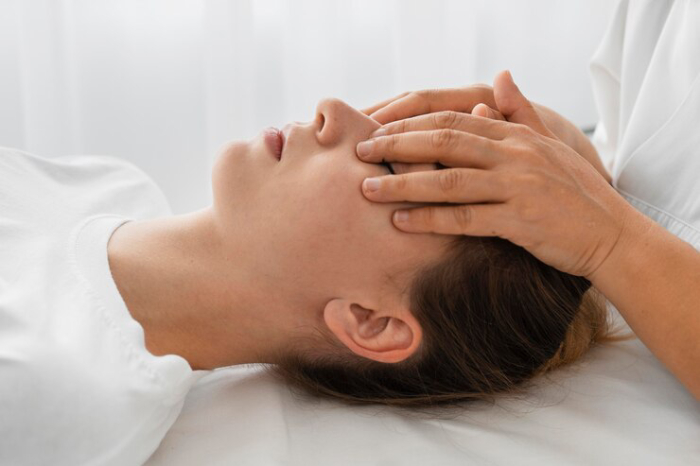 Không massage mặt khi cằm tiêm filler chưa thực sự phục hồi.