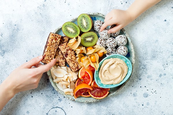 ẫn có thể ăn các món ăn vặt để đảm bảo năng lượng cho cơ thể