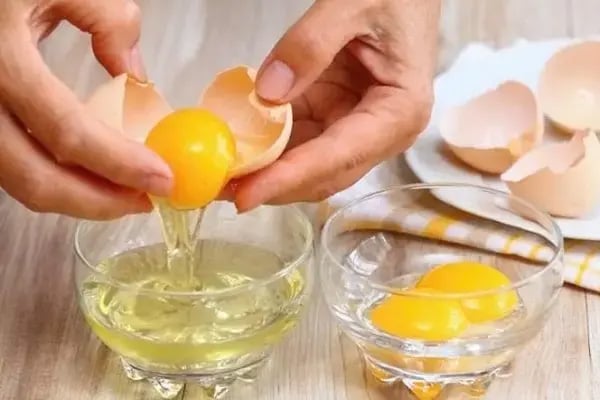 Lòng trắng trứng có chứa hàm lượng albumin cao