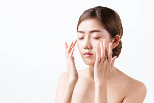 Massage vùng xung quanh mũi giúp cơ mũi và cơ xung quanh săn chắc