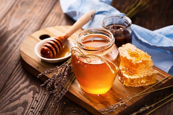 Mật ong - bí kíp xóa nám