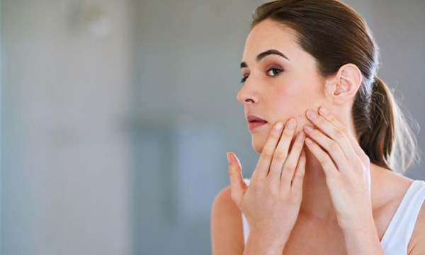 Mặt kém thon gọn sau sinh do tác động của quá trình mang thai và chế độ ăn giàu dinh dưỡng