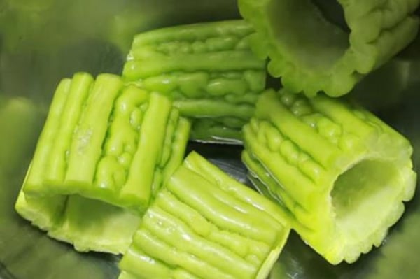 Mướp đắng luộc giảm cân