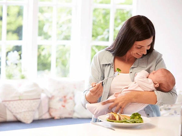 Nên ăn uống điều độ, không bỏ bữa
