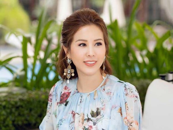 Nhan sắc không tuổi của hoa hậu Thu Hoài