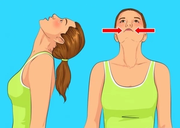 Bạn ngửa cổ lên 90 độ, sau đó cố gắng chu môi lên lên hết cỡ và cảm nhận lực căng ở cưới phần da cằm - cổ của bạn.