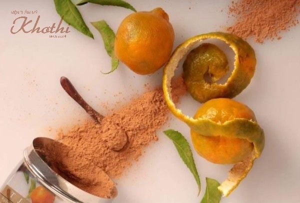 Bột từ vỏ cam quýt là một nguyên liệu trẻ hóa da tại nhà hiệu quả