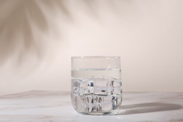 Uống nước buổi tối giúp thư giãn