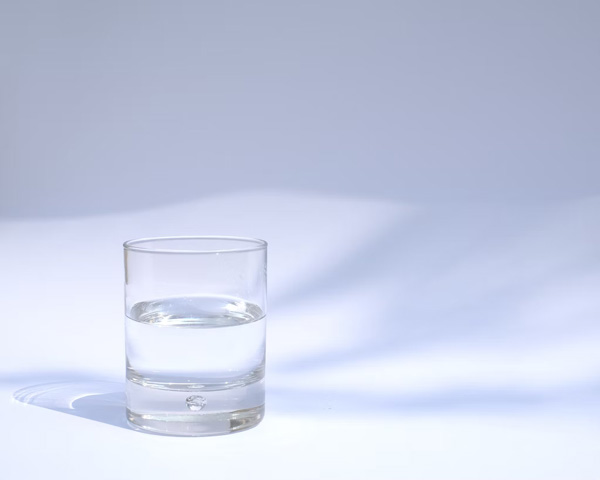 Uống nước giúp giảm cân
