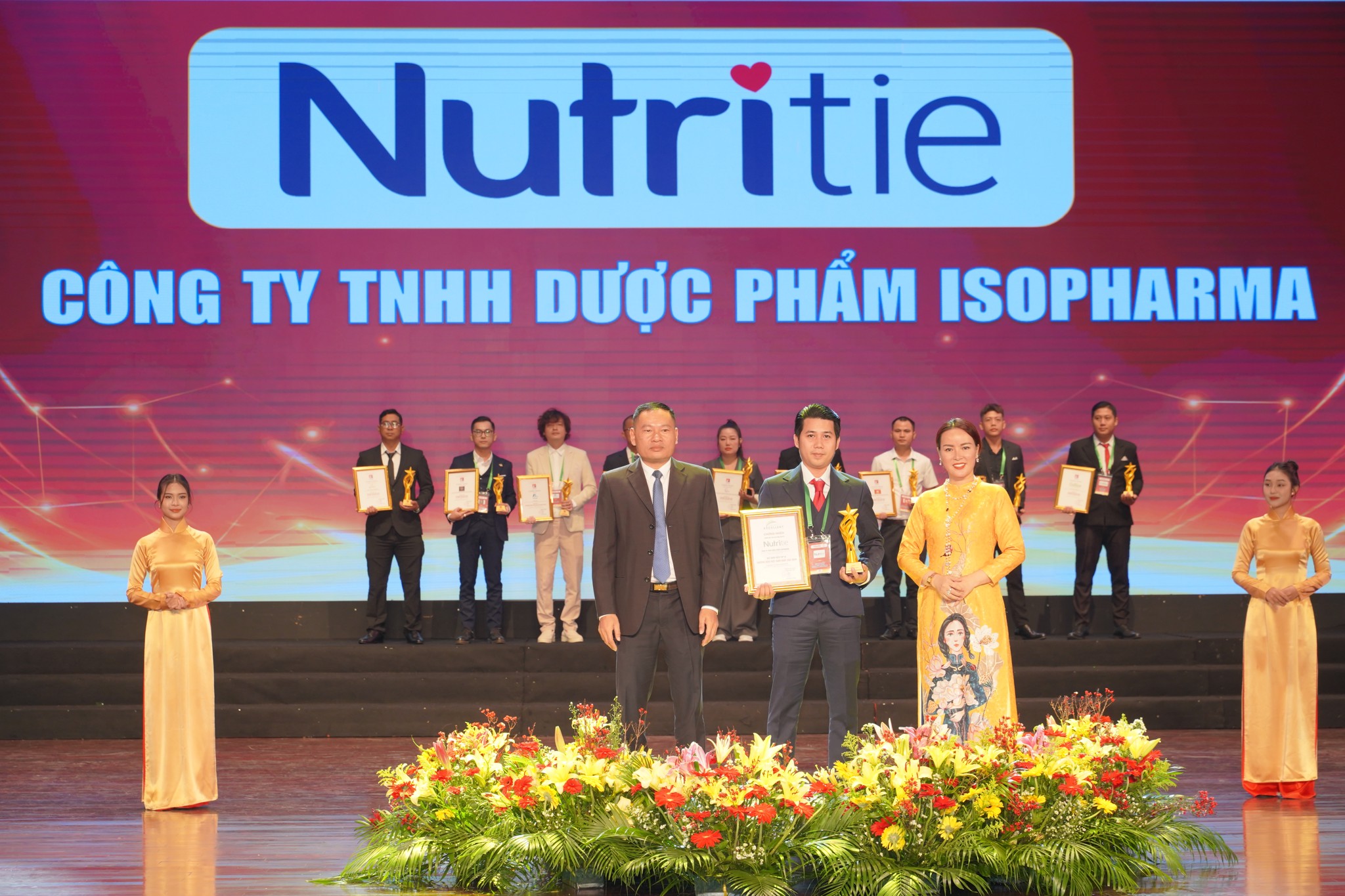 Nutritie Vinh Dự Nhận Giải Thưởng “TOP 10 THƯƠNG HIỆU VIỆT NAM XUẤT SẮC 2024”