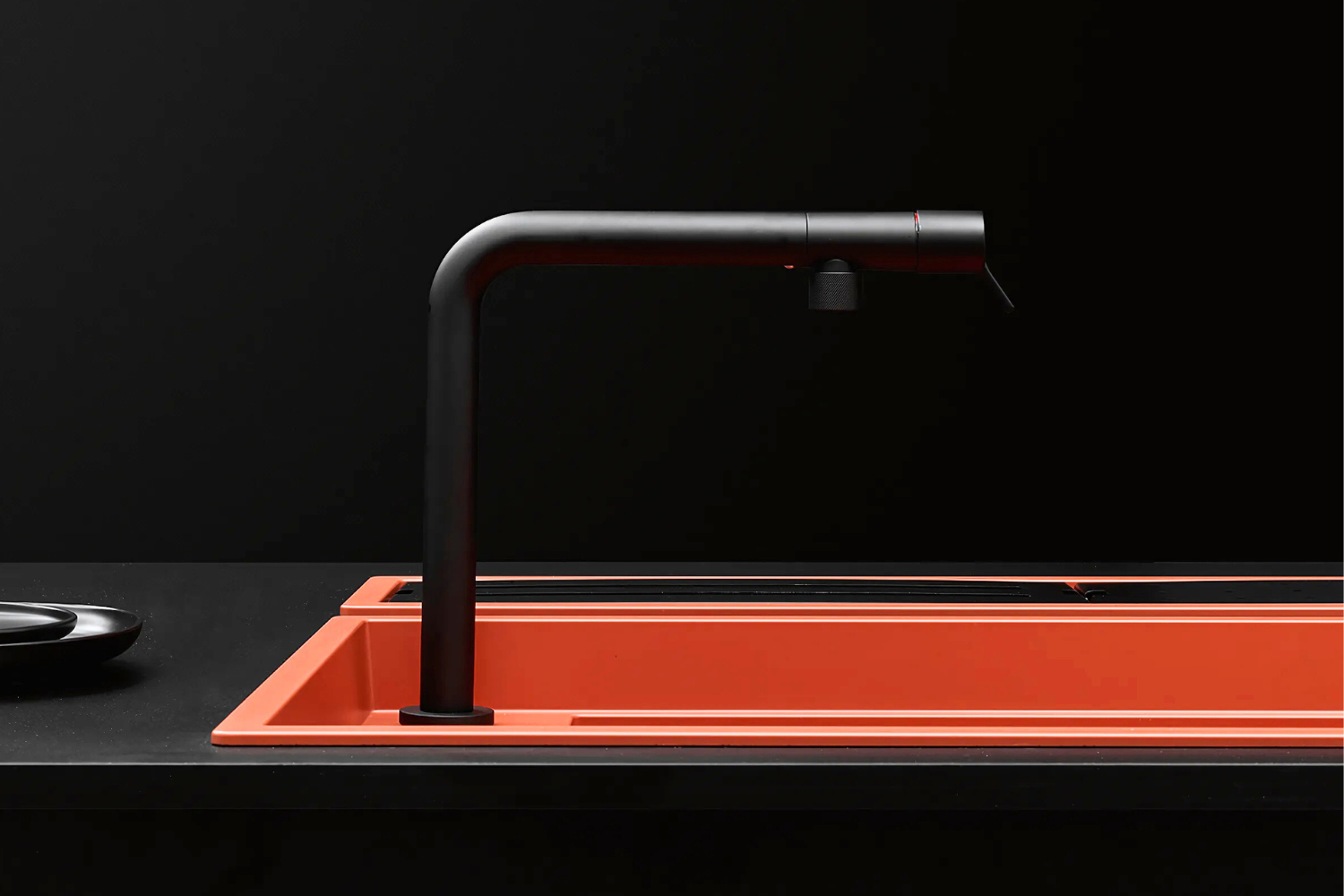 Vòi nước rửa bát Malloca MF-070 sở hữu chất liệu đồng thau nguyên chất cao cấp