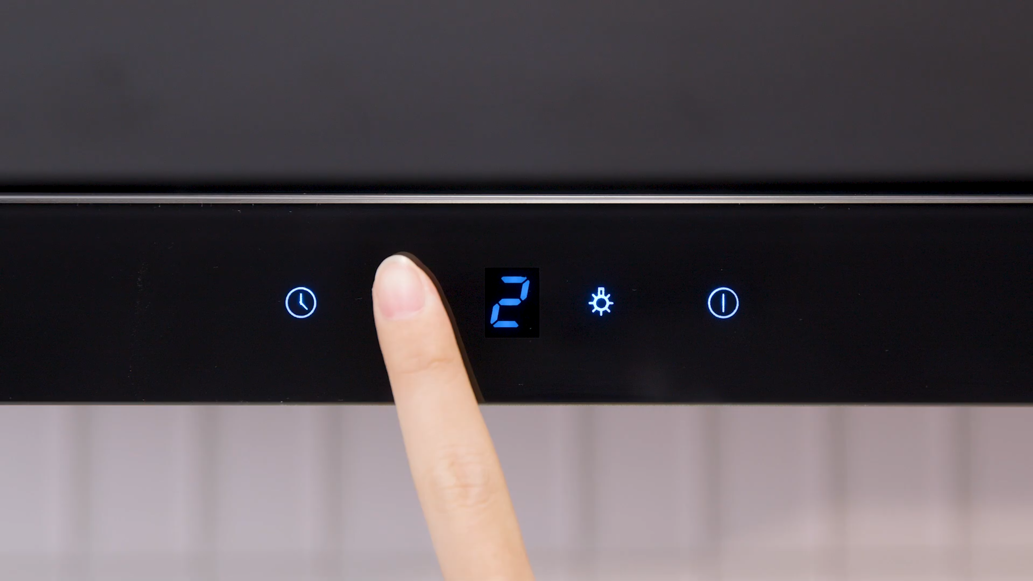 Bảng điều khiển cảm ứng tiện lợi – Dễ thao tác, chính xác