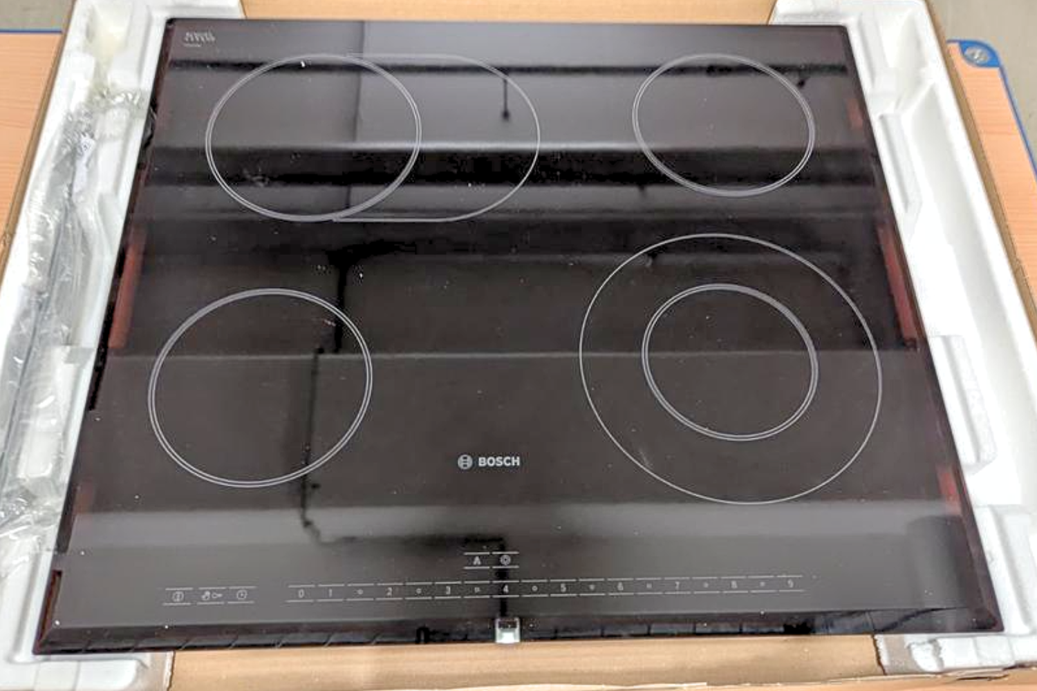 Bếp hồng ngoại Bosch PKN651N14D Serie 4 được trang bị hàng loạt tính năng an toàn tiên tiến