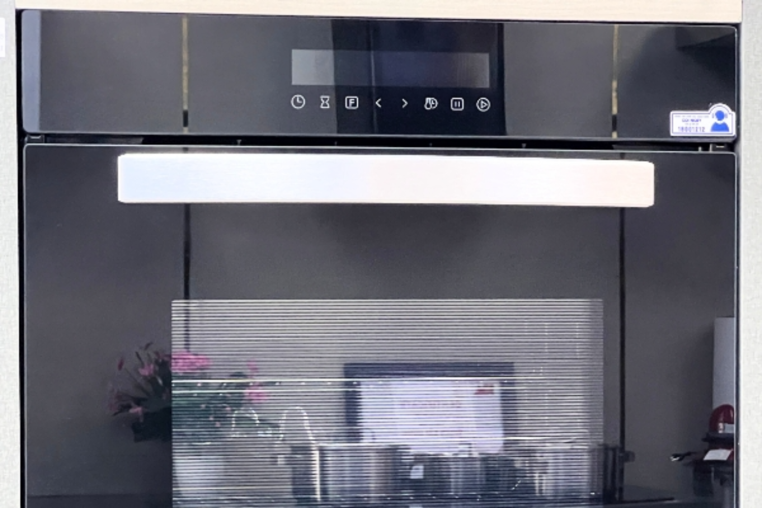 Lò nướng Malloca MOV-659TC được trang bị bảng điều khiển cảm ứng toàn diện