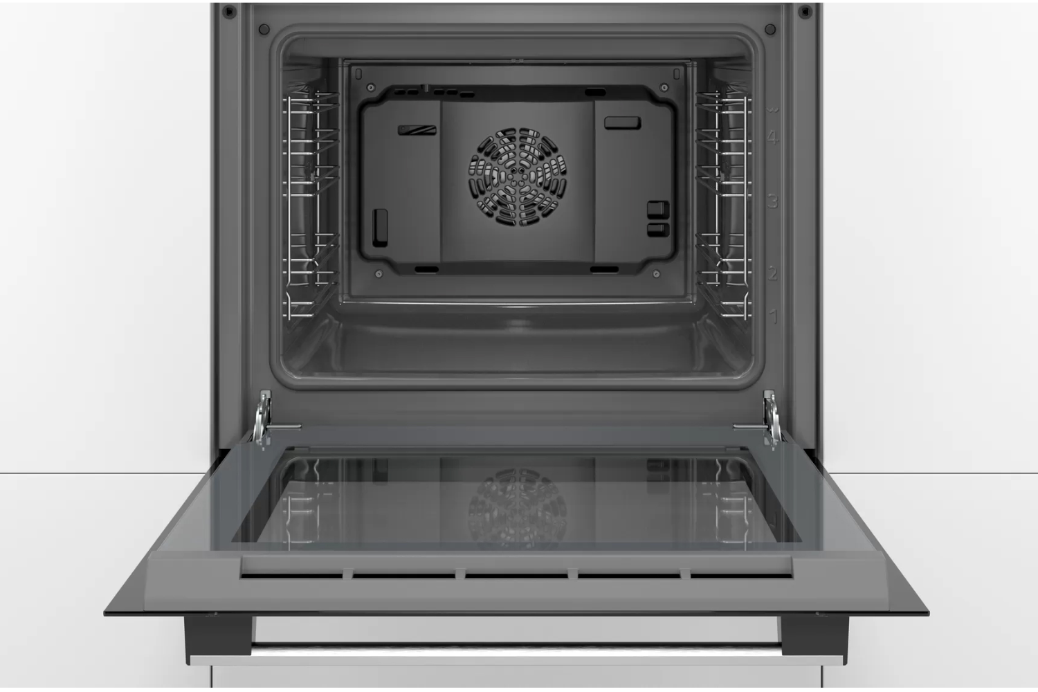 Khoang lò rộng rãi với dung tích 71 lít mang đến khả năng chế biến linh hoạt