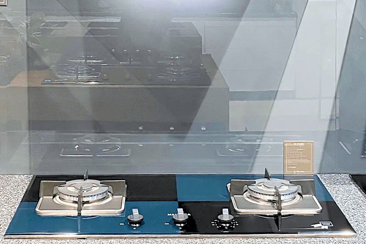 Với 2 vùng nấu gas bằng nhau, bếp Malloca AS 9402BG mang đến sự linh hoạt tuyệt đối.