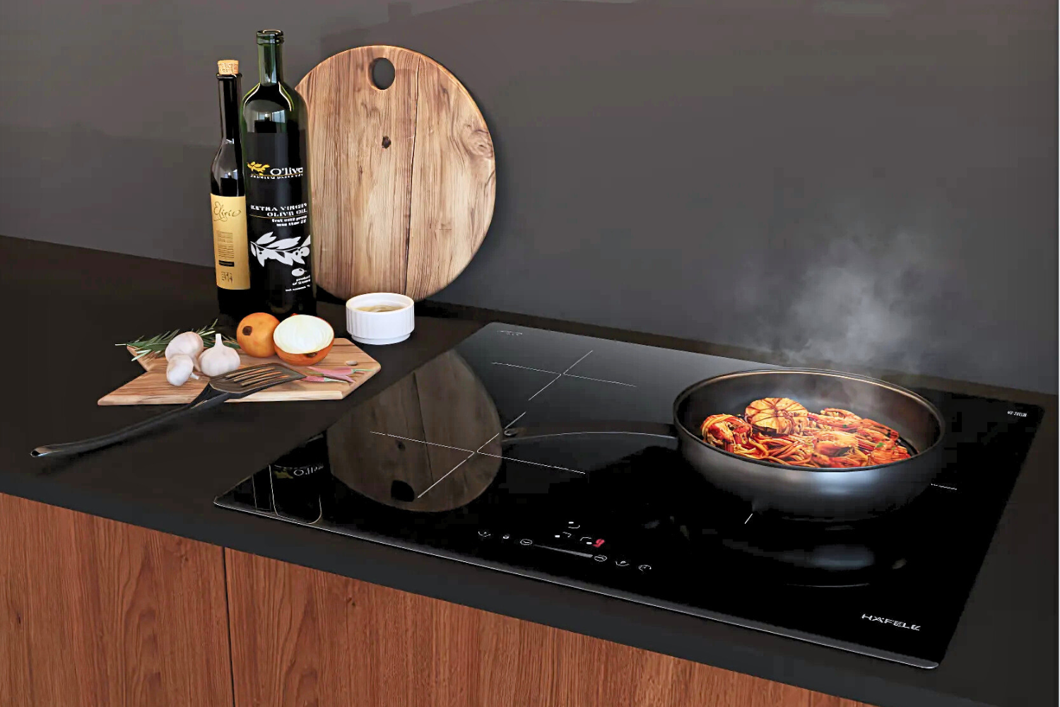 Bếp Hafele HC-I603B gây ấn tượng bởi sự gọn gàng và hài hòa của 3 vùng nấu