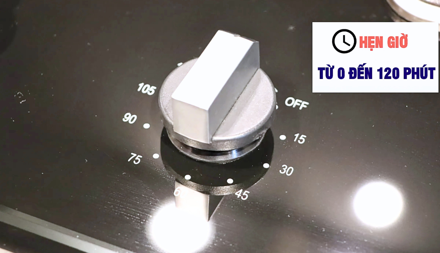 Bếp bên phải của Malloca AS 930B được trang bị chế độ hẹn giờ nấu tiện lợi.